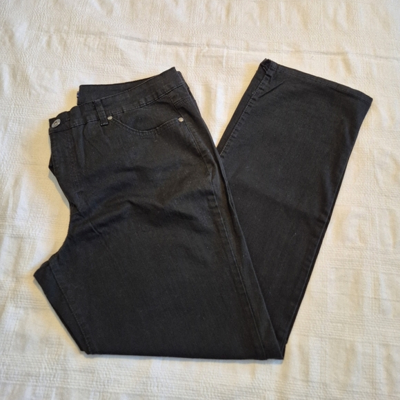 Bandolino women's size 18 black stretch jeans, 5 pockets EUC - Picture 1 of 6